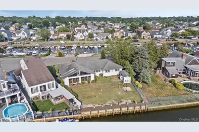 2436 Hempstead Lane, Wantagh, NY 11793 - Photo 44