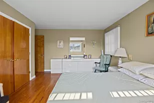 2436 Hempstead Ln, Wantagh, NY 11793 - Photo 26