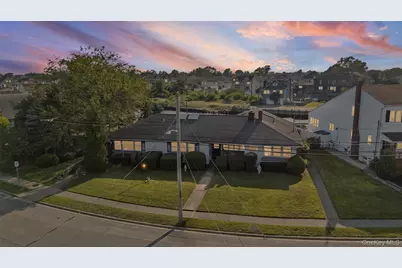 2436 Hempstead Lane, Wantagh, NY 11793 - Photo 2