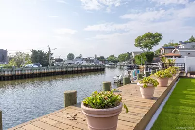 2436 Hempstead Lane, Wantagh, NY 11793 - Photo 30