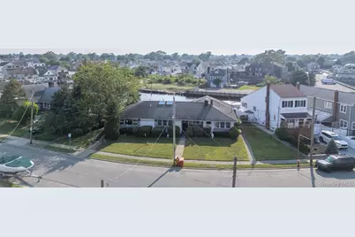 2436 Hempstead Lane, Wantagh, NY 11793 - Photo 38