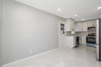 594 Fenworth Boulevard, Franklin Square, NY 11010 - Photo 14