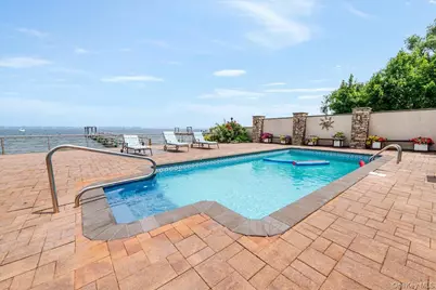 1321 Shore Drive, Bronx, NY 10465 - Photo 24