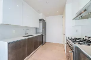 24-12 42nd Rd, Long Island City, NY 11101 - Photo 8