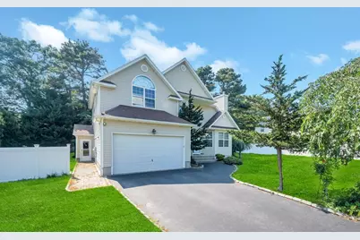 17 Mercer Street, Port Jefferson Station, NY 11776 - Photo 2