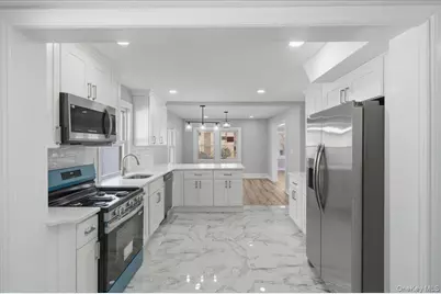 4 Hilton Street, Lynbrook, NY 11563 - Photo 14