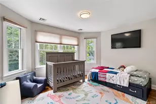 10 Northwood Cir, Huntington, NY 11743 - Photo 16