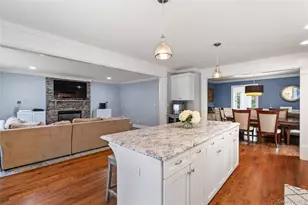 10 Northwood Cir, Huntington, NY 11743 - Photo 8