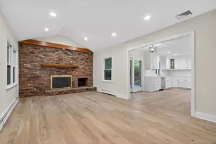 43 Edcris Ln, Huntington, NY 11743 - Photo 10