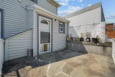 916 Clarence Avenue, Bronx, NY 10465 - Photo 32