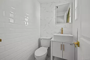 916 Clarence Ave, Bronx, NY 10465 - Photo 18