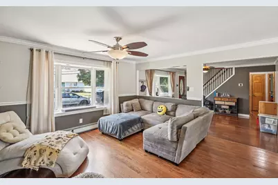 223 N Beech Street, Massapequa, NY 11758 - Photo 4