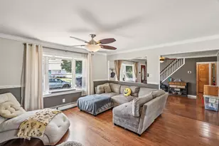 223 N Beech St, Massapequa, NY 11758 - Photo 4