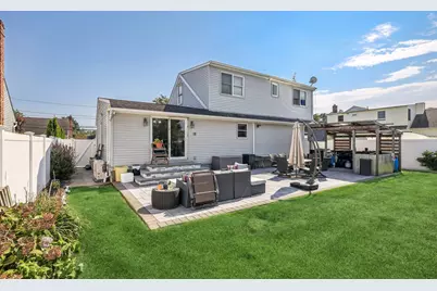 223 N Beech Street, Massapequa, NY 11758 - Photo 42