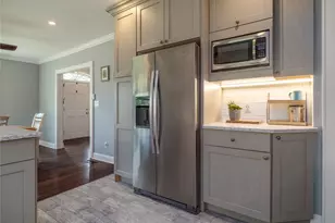 756 Main Rd, Aquebogue, NY 11931 - Photo 8