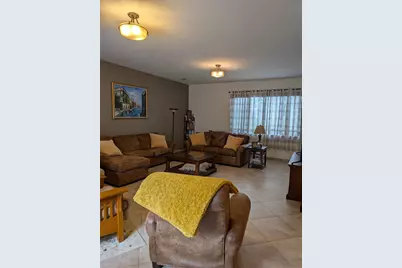 15 Lenzie Street, New York, NY 10312 - Photo 8