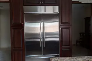 15 Lenzie St, New York, NY 10312 - Photo 6