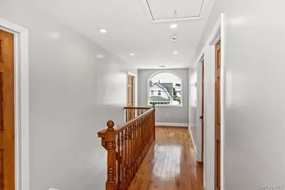 664 Clinton Avenue, Uniondale, NY 11553 - Photo 20