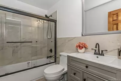 664 Clinton Avenue, Uniondale, NY 11553 - Photo 28