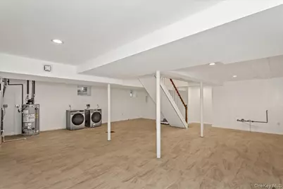 664 Clinton Avenue, Uniondale, NY 11553 - Photo 30