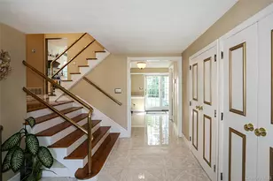 64 Hamilton Dr, Roslyn, NY 11576 - Photo 4