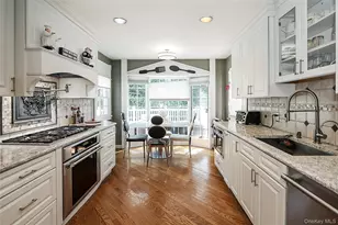 64 Hamilton Dr, Roslyn, NY 11576 - Photo 14