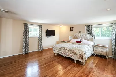 64 Hamilton Drive, Roslyn, NY 11576 - Photo 20