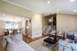 64 Hamilton Dr, Roslyn, NY 11576 - Photo 8