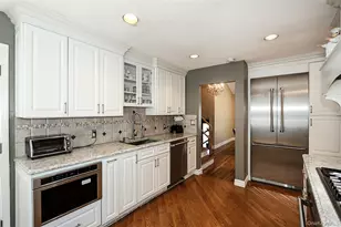 64 Hamilton Dr, Roslyn, NY 11576 - Photo 18