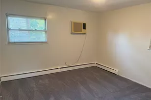 55 Hickory Rd, Port Washington, NY 11050 - Photo 8