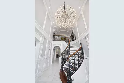 264-11 60th Avenue, Little Neck, NY 11362 - Photo 2