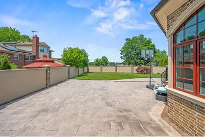 264-11 60th Avenue, Little Neck, NY 11362 - Photo 36