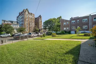 195-15 Woodhull Ave, Hollis, NY 11423 - Photo 6