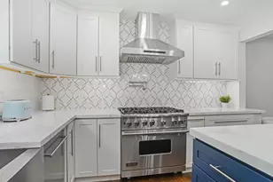 43 Amherst Dr, New Rochelle, NY 10804 - Photo 10