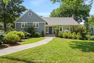 43 Amherst Dr, New Rochelle, NY 10804 - Photo 2