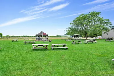 44075 Route 25, Peconic, NY 11971 - Photo 10