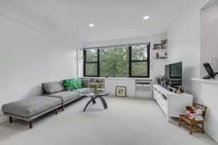 15 Hill Park Ave, Great Neck, NY 11021 - Photo 2