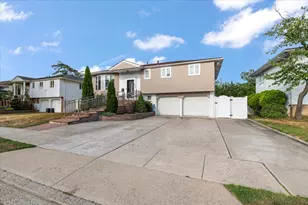 722 Eagle Dr, Woodmere, NY 11581 - Photo 2