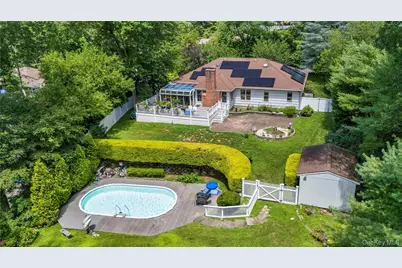 17 Melody, Bayville, NY 11709 - Photo 2