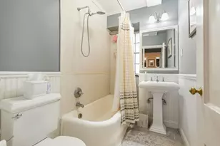 160 Middle Neck Rd, Great Neck, NY 11021 - Photo 18