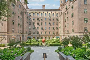 160 Middle Neck Rd, Great Neck, NY 11021 - Photo 2