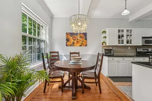 160 Middle Neck Rd, Great Neck, NY 11021 - Photo 10