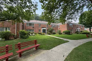 41 Lawrence Dr, White Plains, NY 10603 - Photo 16