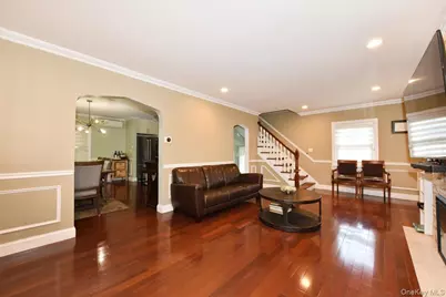 19346 McLaughlin Avenue, Hollis, NY 11423 - Photo 10