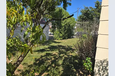 217 Hillside Avenue, New Hyde Park, NY 11040 - Photo 18