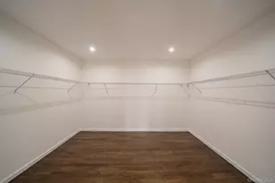 770 Cedar St, Syosset, NY 11791 - Photo 24