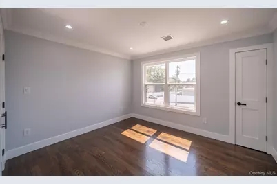 770 Cedar Street, Syosset, NY 11791 - Photo 28