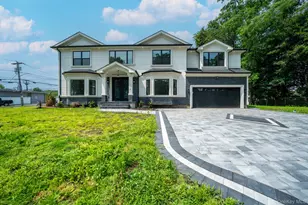 17 Park Dr E, Syosset, NY 11791 - Photo 2