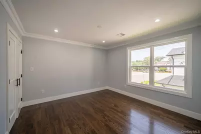 17 Park Drive East, Syosset, NY 11791 - Photo 20