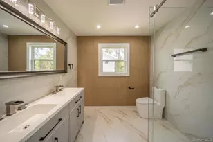 17 Park Dr E, Syosset, NY 11791 - Photo 30